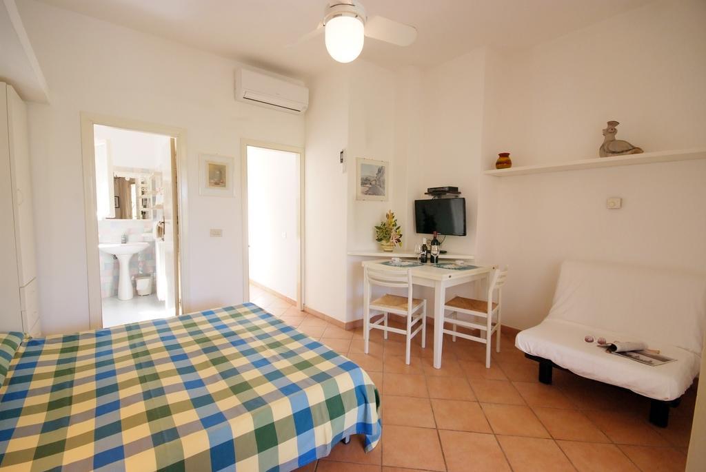 Casa Vacanze Dino Apartment Каполивери Екстериор снимка